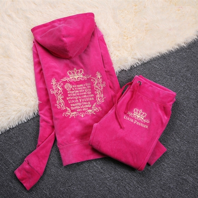 Γυναικεία αθλητική φόρμα με κουκούλα από δύο μέρη