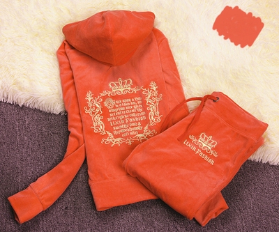 Γυναικεία αθλητική φόρμα με κουκούλα από δύο μέρη