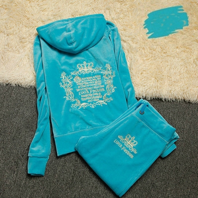 Γυναικεία αθλητική φόρμα με κουκούλα από δύο μέρη