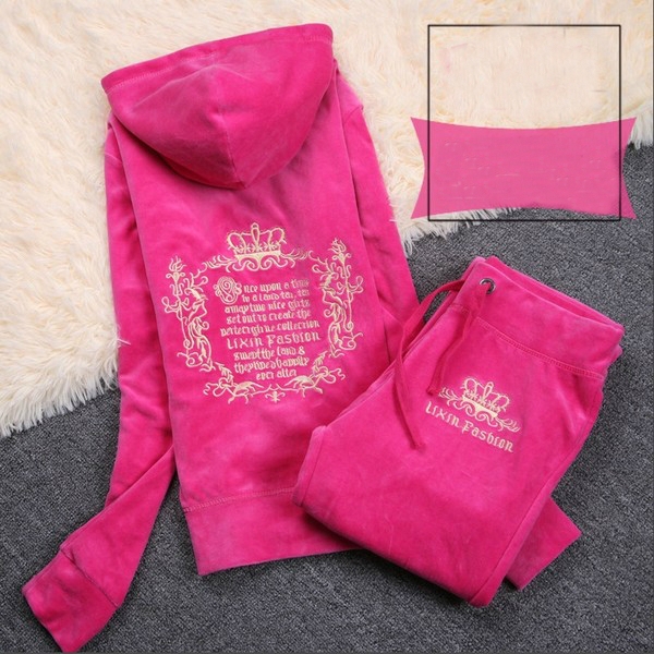 Γυναικεία αθλητική φόρμα με κουκούλα από δύο μέρη