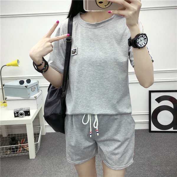 Дамски екипи пролет лято  няколко модела 