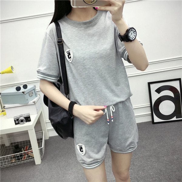 Дамски екипи пролет лято  няколко модела 