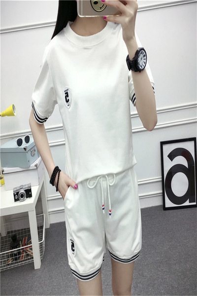 Дамски екипи пролет лято  няколко модела 