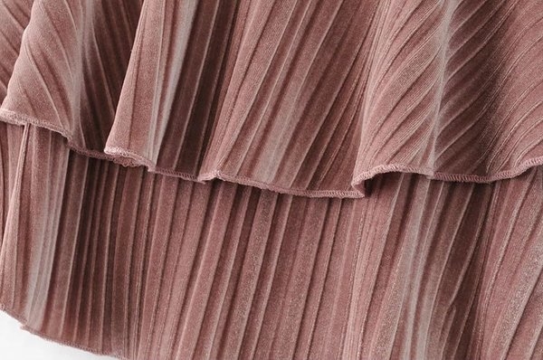 μπούστα των γυναικών στην πλισέ μοντέλο δύο χρωμάτων