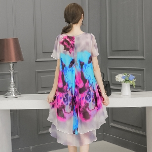 Κυρίες καλοκαίρι σιφόν και το καλοκαίρι μεταξωτό φόρεμα με απίστευτη floral σχέδιο