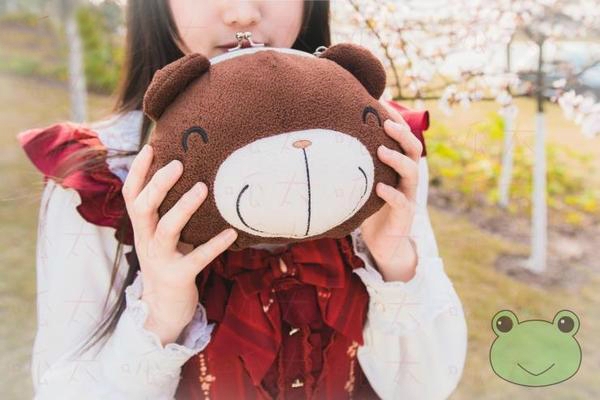 Дамска мини чанта `Мечо` кафява