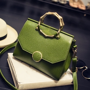Дамски чанти от еко кожа и мека повърхност със следните модели: зелен розов черен бял
