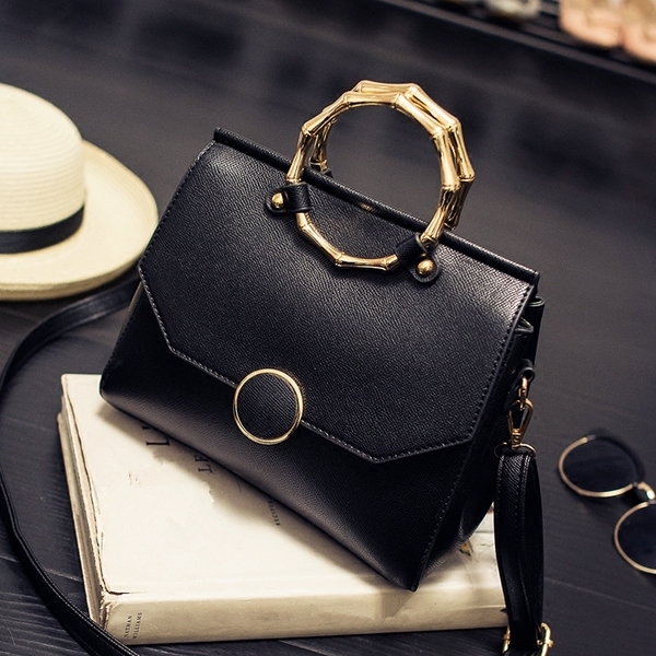 Дамски чанти от еко кожа и мека повърхност със следните модели: зелен розов черен бял