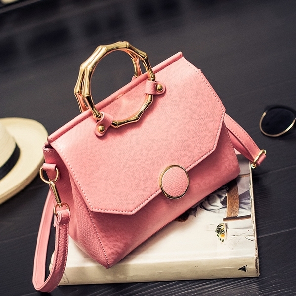 Дамски чанти от еко кожа и мека повърхност със следните модели: зелен розов черен бял