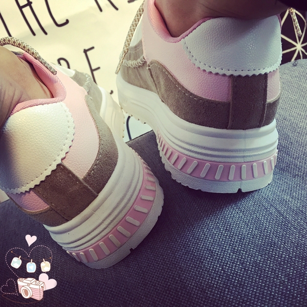 Дамски спортни маратонки в сив, бежов и черен цвят