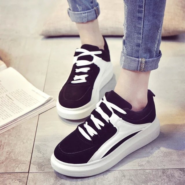 Дамски стилни маратонки с връзки в черен, сив и цикламен цвят