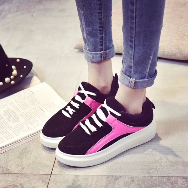 Дамски стилни маратонки с връзки в черен, сив и цикламен цвят