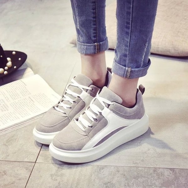 Дамски стилни маратонки с връзки в черен, сив и цикламен цвят