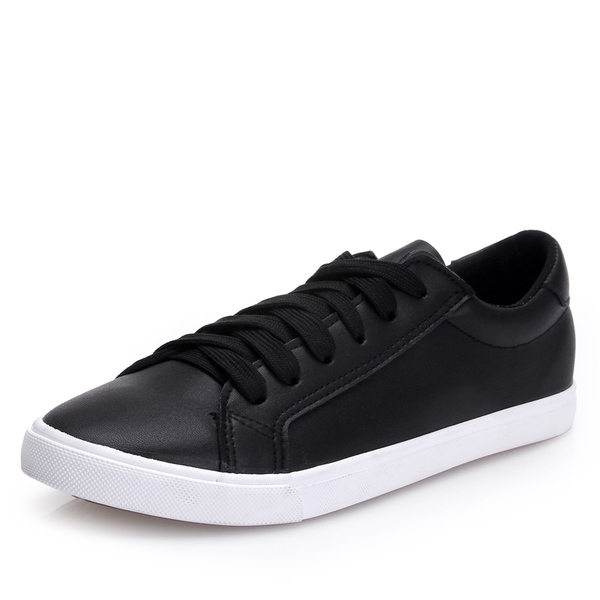 Дамски ежедневни кецове в бял и черен цвят - изчистен модел