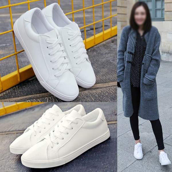 Дамски ежедневни кецове в бял и черен цвят - изчистен модел