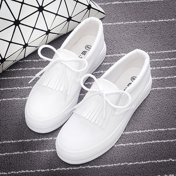 Стилни ежедневни дамски мокасини с връзки в бял и черен цвят