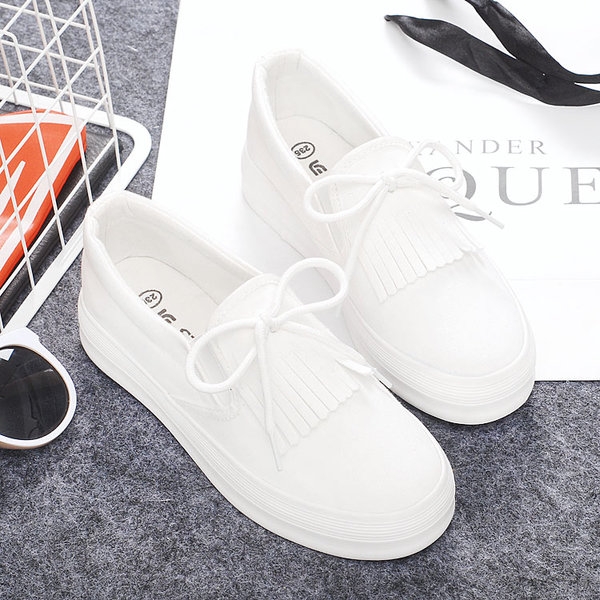 Стилни ежедневни дамски мокасини с връзки в бял и черен цвят