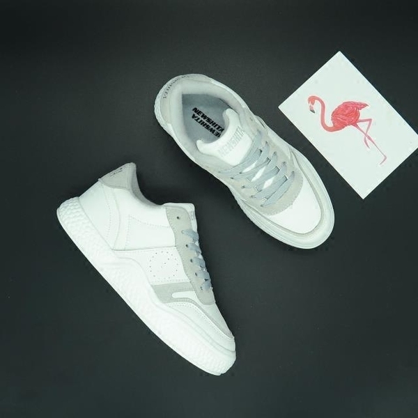 Дамски спортни маратонки с дебела подметка в бял и розов цвят