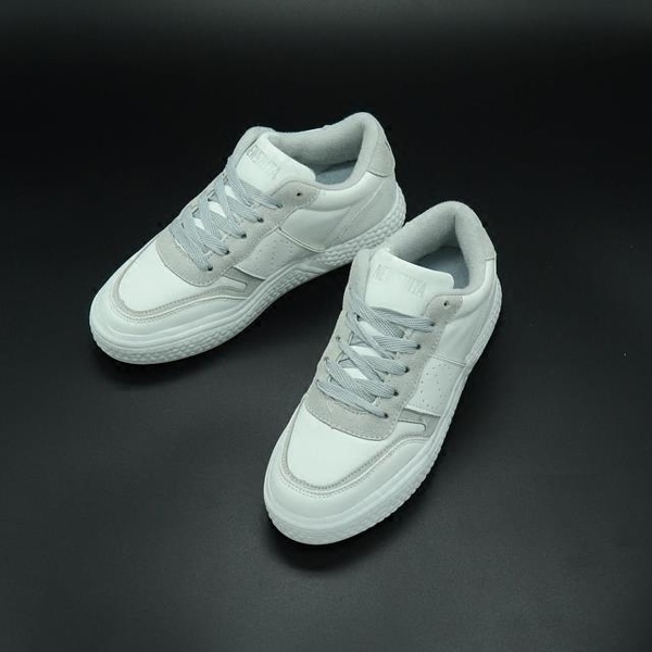 Дамски спортни маратонки с дебела подметка в бял и розов цвят