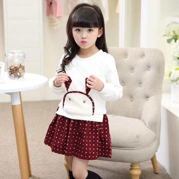 Детски комплект за момичета - блуза и пола, в бял, червен и розов цвят, с бродерия на блузазта