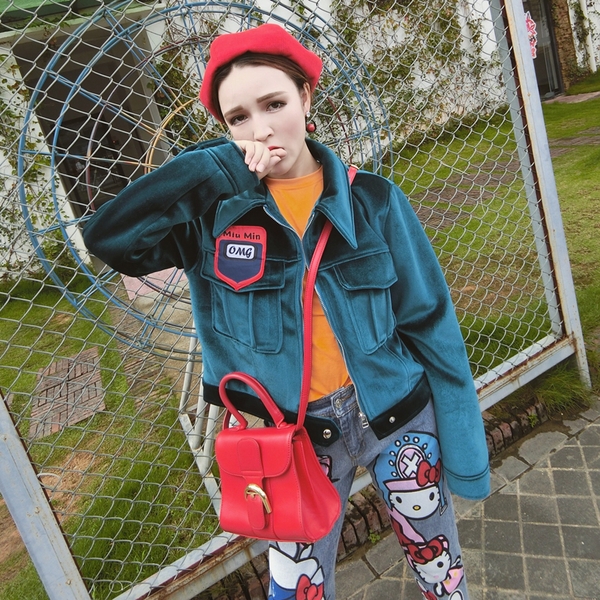 Дамско кадифено яке подходящо за пролетта и есента