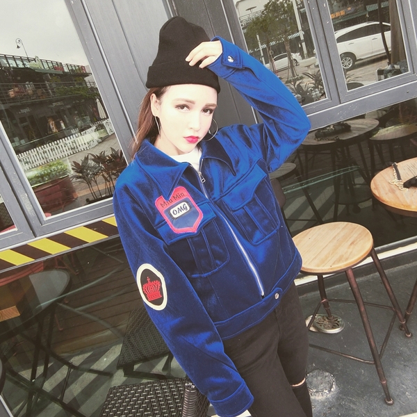 Дамско кадифено яке подходящо за пролетта и есента