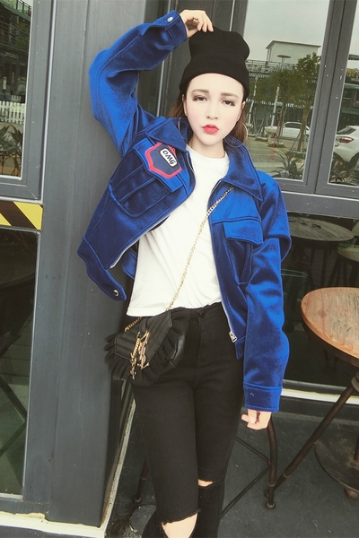 Дамско кадифено яке подходящо за пролетта и есента