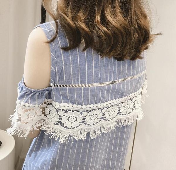 Дамска светлосиня рокля с дантела за бременни