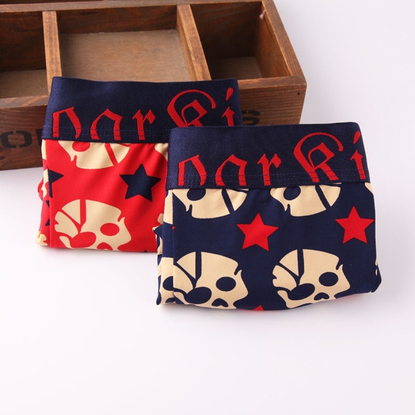 Комплект от два броя мъжки боксерки различни комбинации от модели с черепи и други фигури