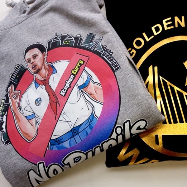 Мъжки спортен суичър с дълги ръкави пролетен и есенен с качулка черен сив с различни изображения