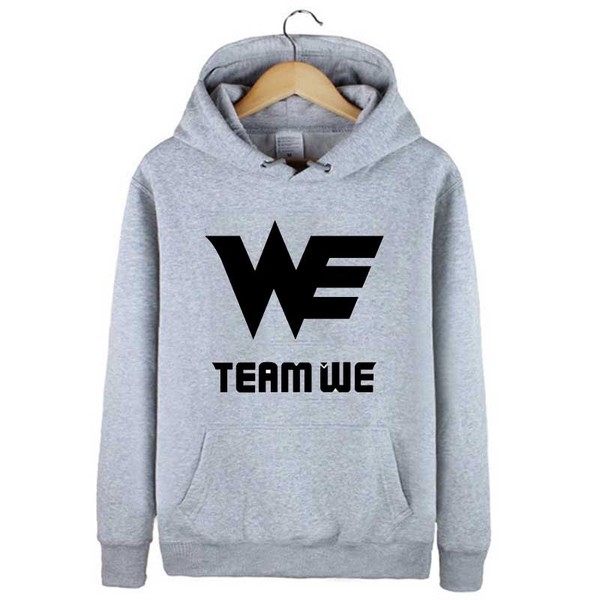 Мъжки пролетно-есенни суичери с дълъг ръкав и качулка в няколко цвята черен, син, сив, червен