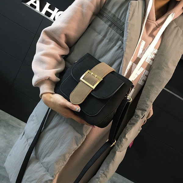 Дамска мини компактна чанта от изкуствена кожа и мека повърхност черена, черна, сива 