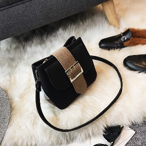 Дамска мини компактна чанта от изкуствена кожа и мека повърхност черена, черна, сива 