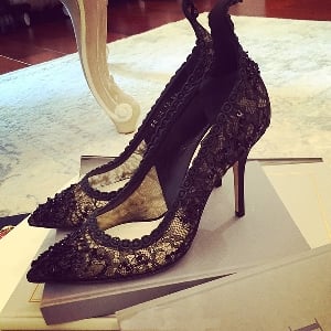  Γυναικεία επίσημά αιχμηρά μαύρα παπούτσια με δαντέλα