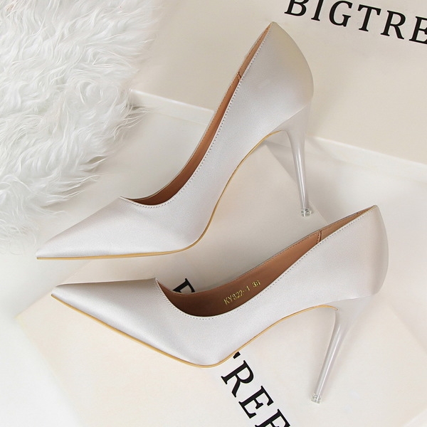 Дамски нежни обувки за официални поводи или сватбени тържества