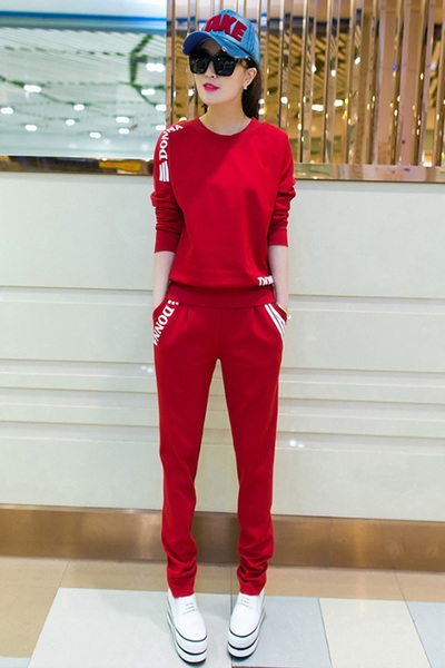 Дамски спортен памучен екип от две части: Червен Бял Черен 