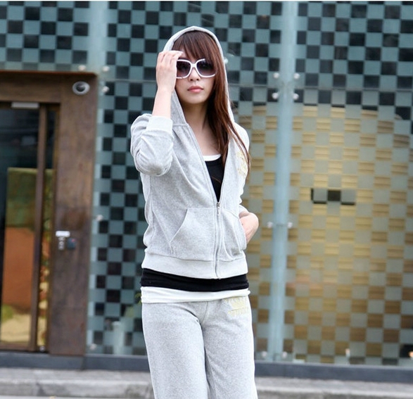 Дамски спортен екип от кадифе в различни цветове за разходка или спорт