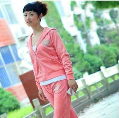 Дамски спортен екип от кадифе в различни цветове за разходка или спорт