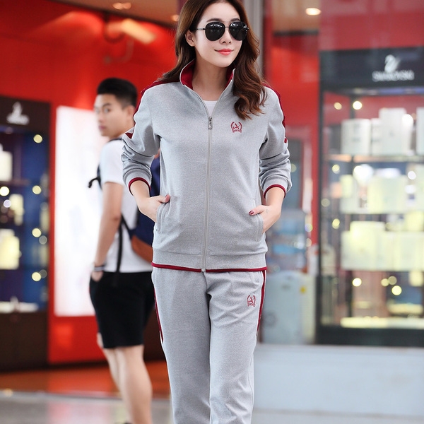 Дамски спортен екип от 2 части в различни цветови комбинации