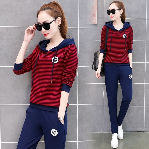 Екип от 2 части с качулка