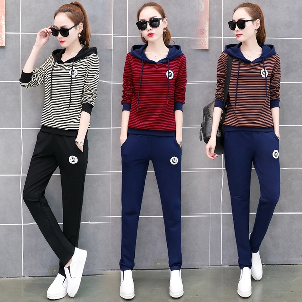 Екип от 2 части с качулка