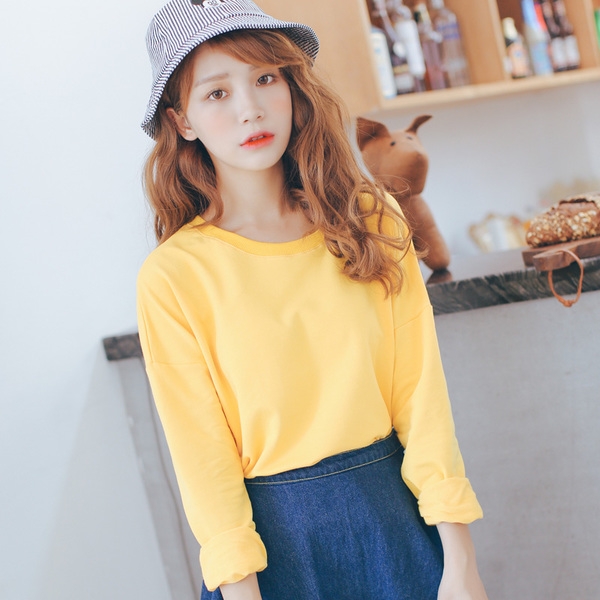 Спортна дамска блуза в изчистен модел, в жълт, син, сив, бял, розов и черен цвят