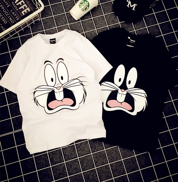 Дамска спортна блуза с анимационно изображение, с къс ръкав, в бял и черен цвят