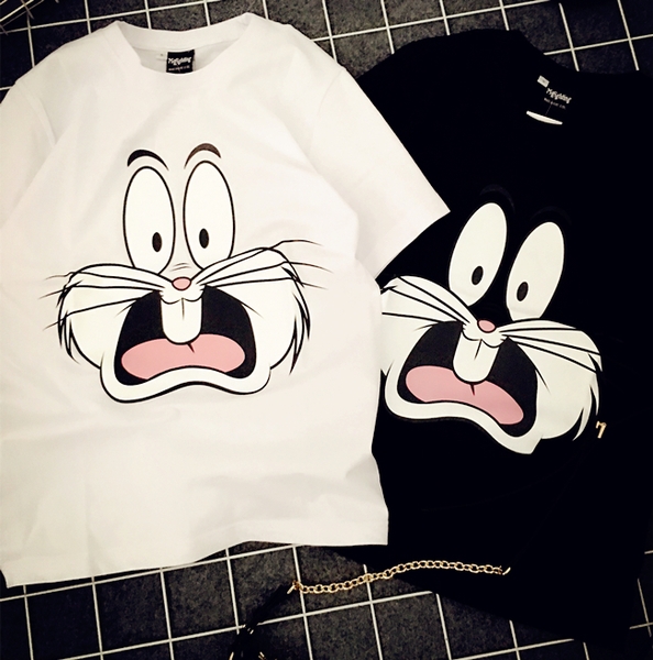 Дамска спортна блуза с анимационно изображение, с къс ръкав, в бял и черен цвят