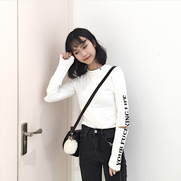 Дамска къса блуза с дълъг ръкав и надписи, в бял и черен цвят