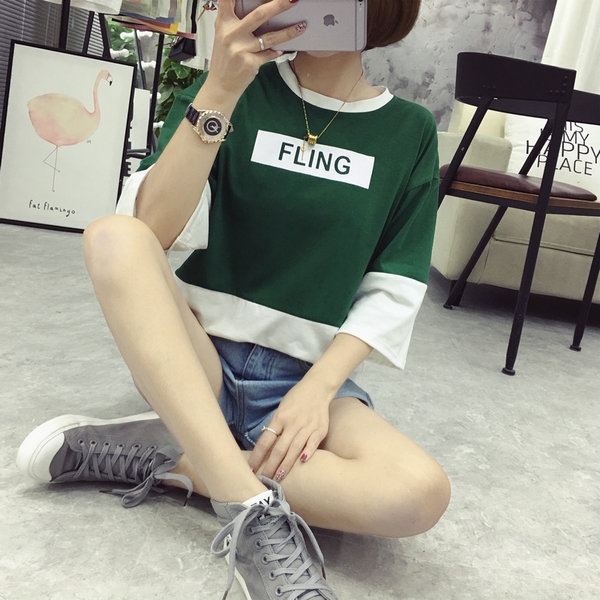 Широка дамска блуза с 3/4 широки ръкави с надпис, в зелен и розов цвят