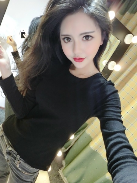 Стилна дамска блуза в черен цвят, тип Слим, с връзки на гърба