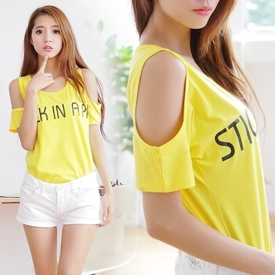 Пролетна памучна блуза с къс ръкав и голо рамо в бял, жълт и черен цвят