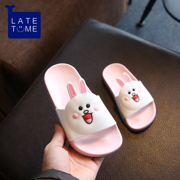 Детски гумени чехли за момчета и момичета в кафяв и розов цвят с изображение на мече и зайче и ушички