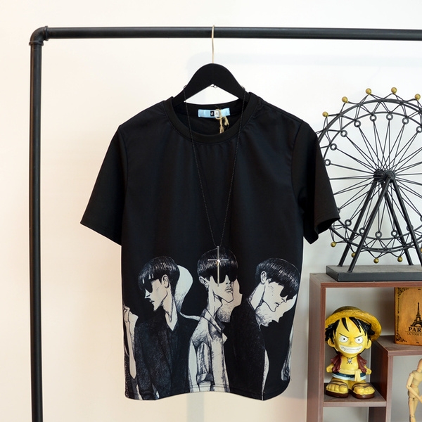 Къс ръкав няколко модела с интересни апликации в бял и черен цвят